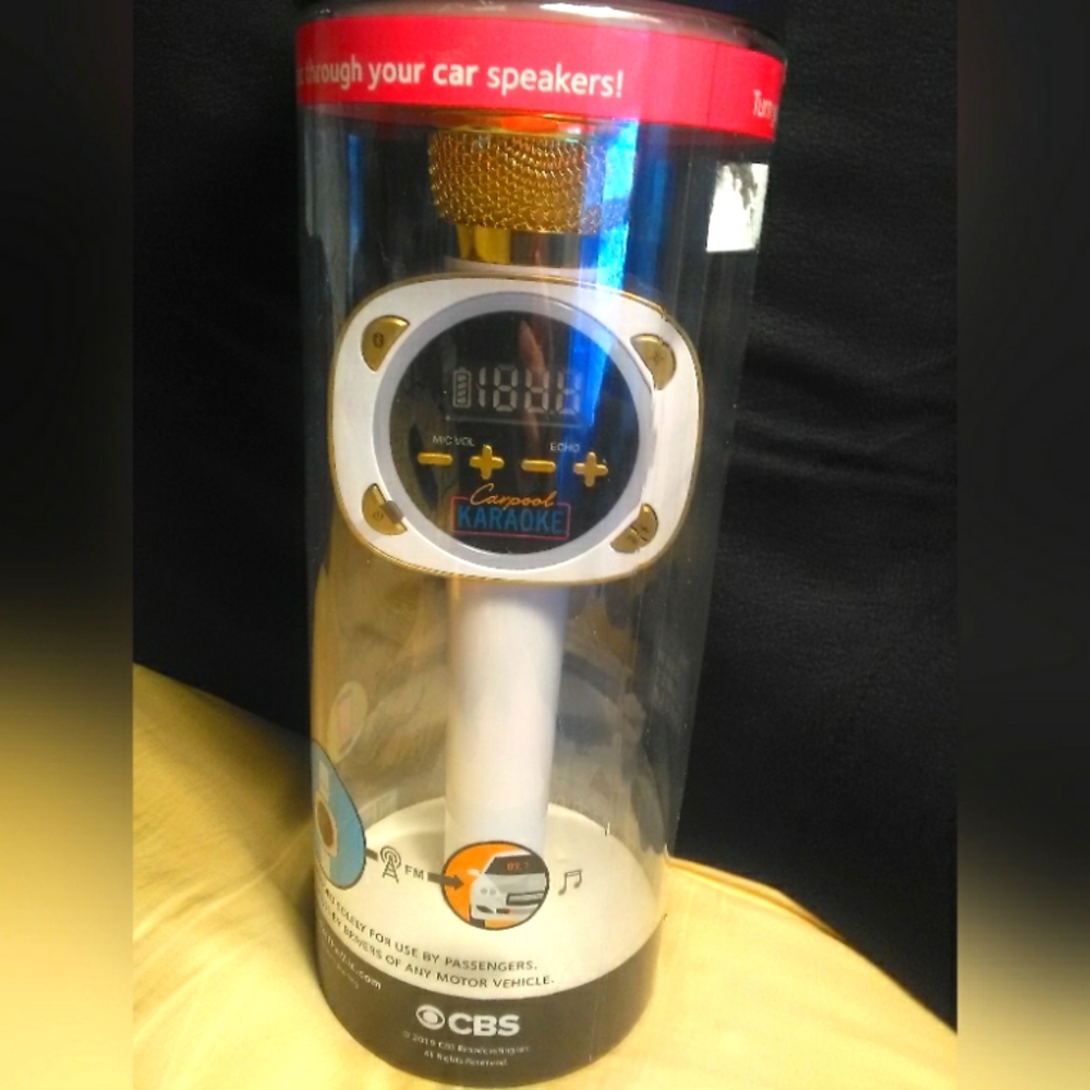 BNIB "THE MIC" Gold & White CARPOOL Karaoke Microphone W/ Display JAMES CORDON